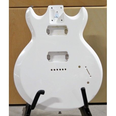 Ibanez GAX30-WH cuerpo